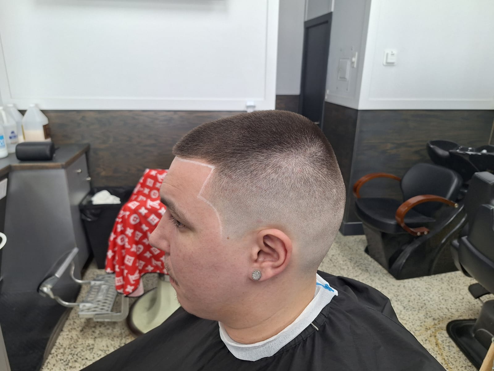 Gallery image 12 - Peter's Hair Cutting Place